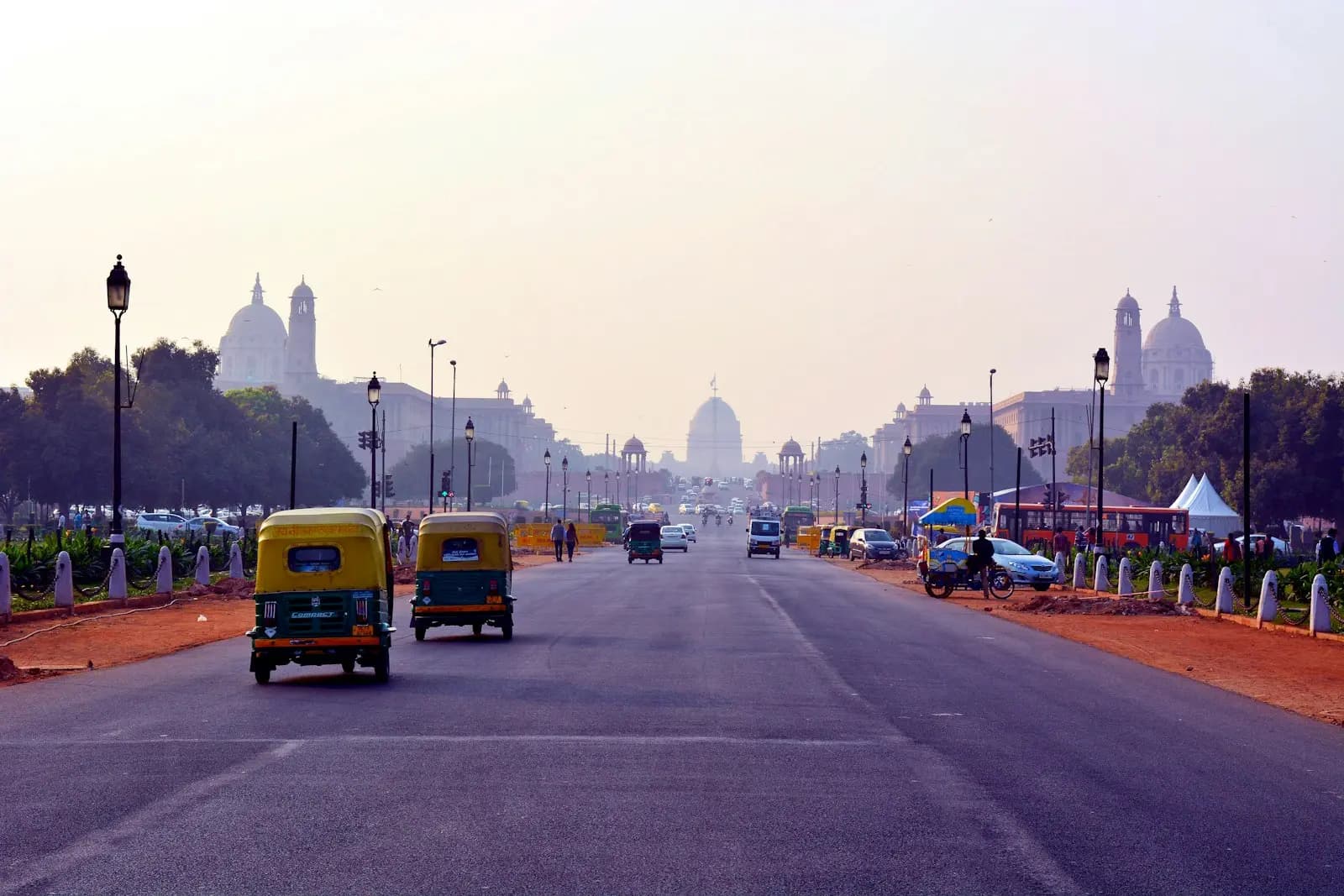 Delhi street view with auto-rickshaws near the central secretariat